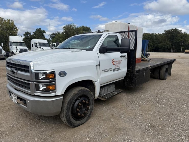2022-chevrolet-6500-image-1