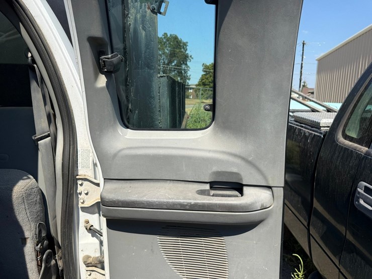 2004-ford-f450-image-56