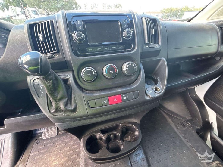 2018-ram-promaster-2500-image-21