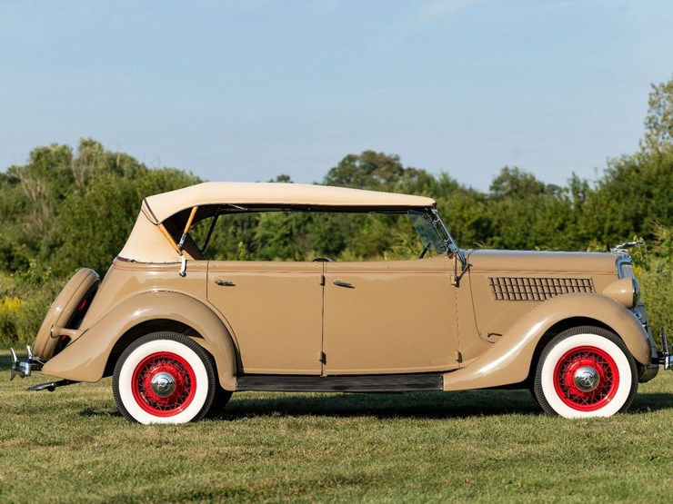 1935-ford-deluxe-phaeton-image-3