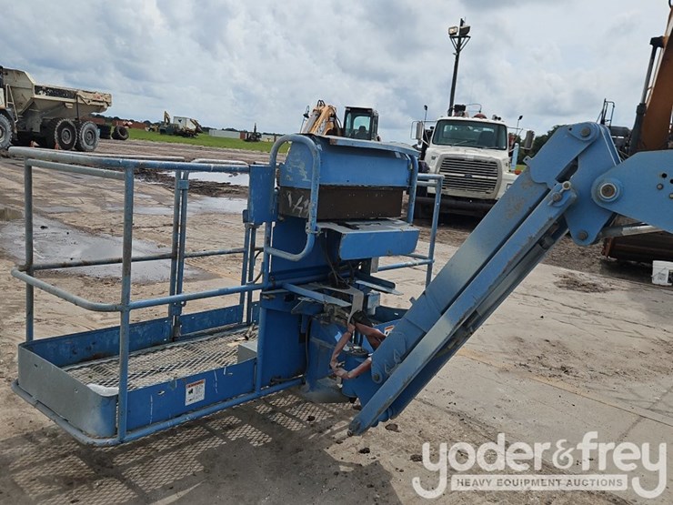 2012-genie-s65-image-16
