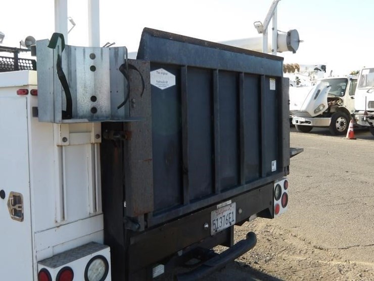 2011-ford-f550-image-14