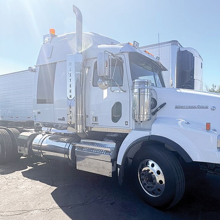 2020 WESTERN STAR 4900SB