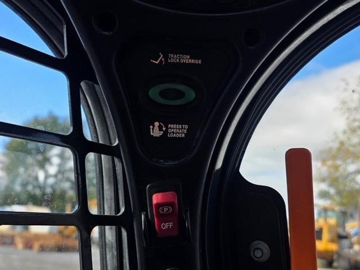 2023-bobcat-s740-image-58