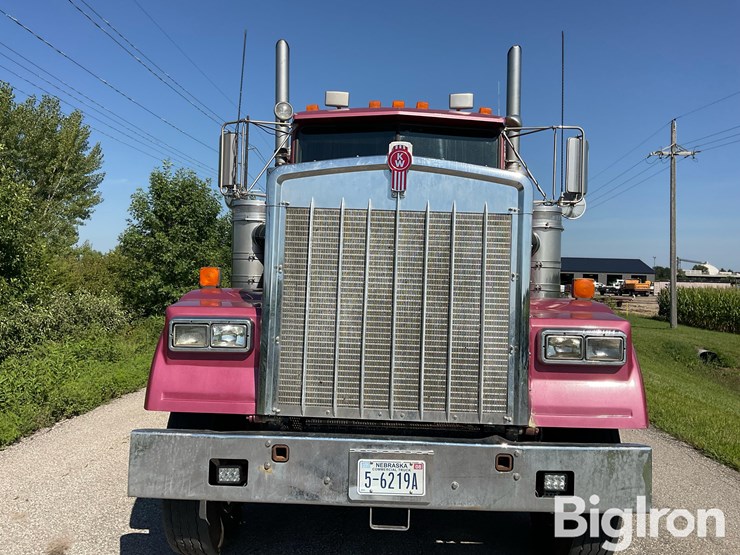 2005-kenworth-w900b-image-2