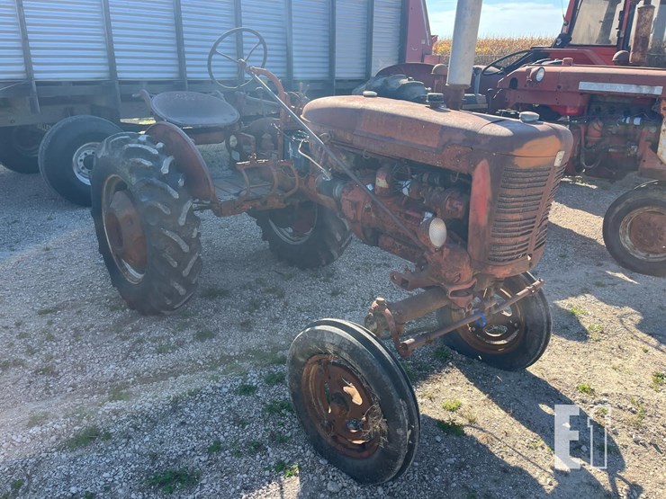 international-tractor-8225-image-1