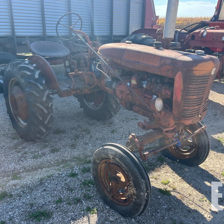 INTERNATIONAL TRACTOR 8225