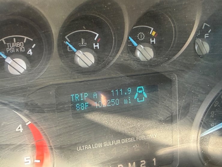 2014-ford-f550-image-23