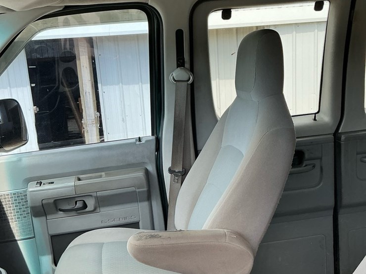 2009-ford-e350-image-12