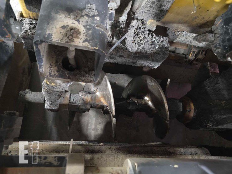 2016-caterpillar-ap-600f-image-21