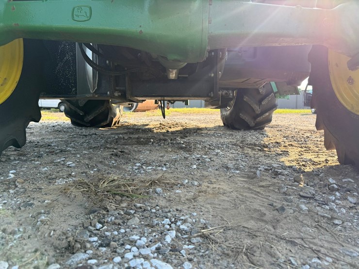 2017-john-deere-6110m-image-12