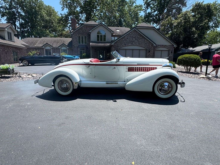 1936-auburn-852-supercharged-boattail-speedster-image-33