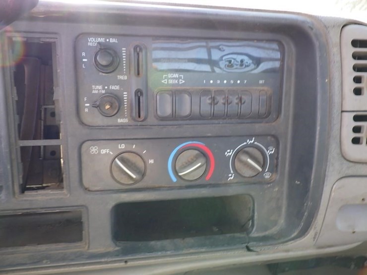 2000-gmc-3500-image-24