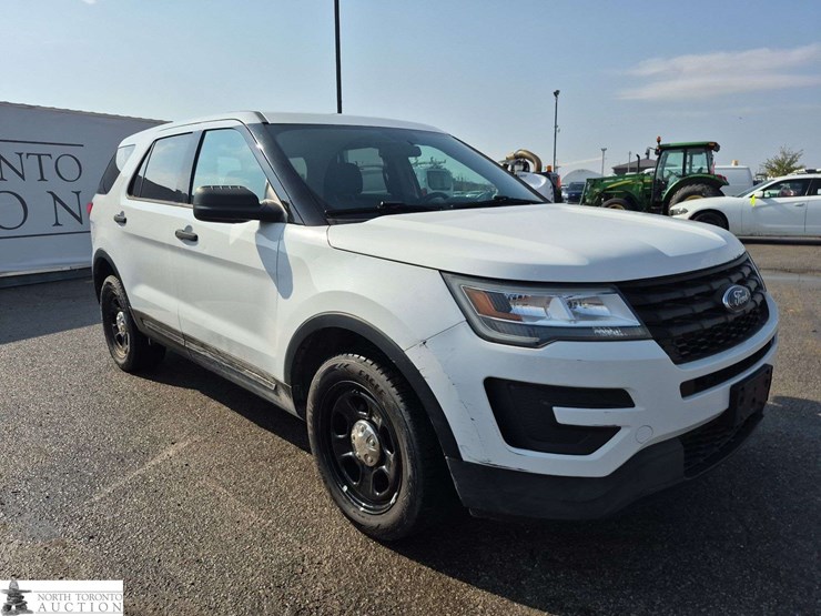 2018-ford-explorer-image-3