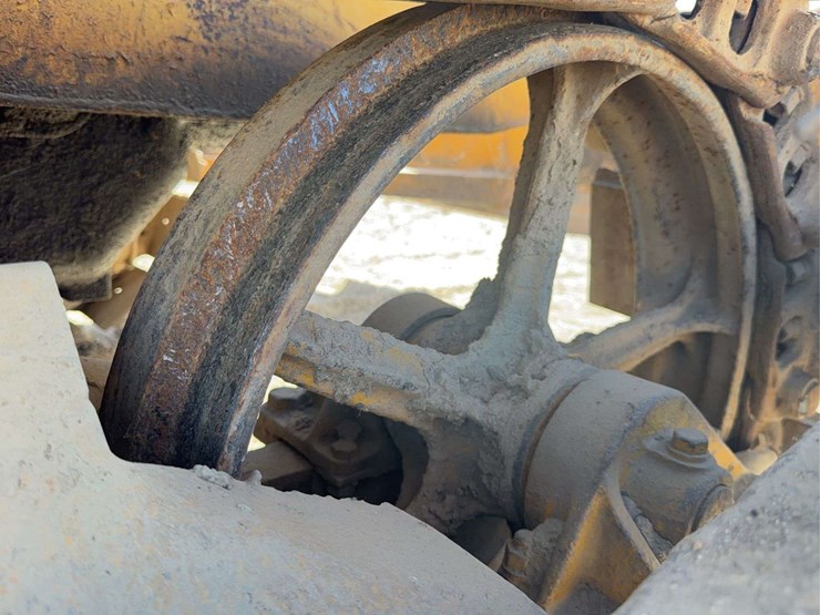 caterpillar-28-image-18