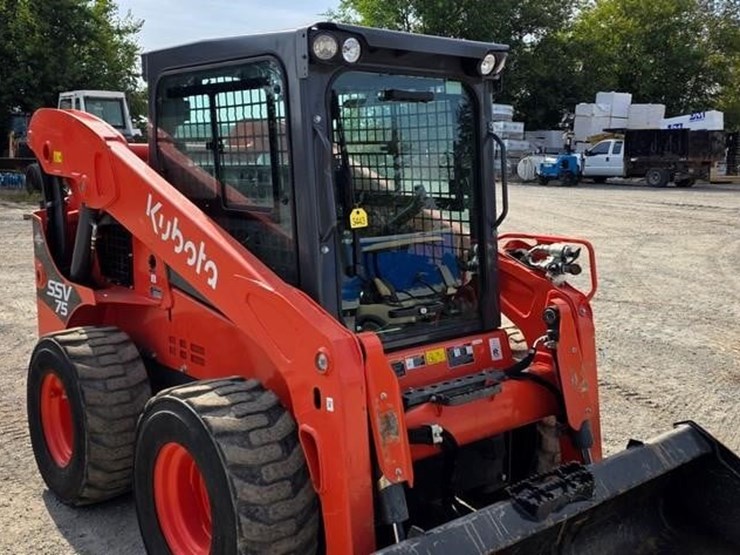 2025-kubota-ssv75-image-7