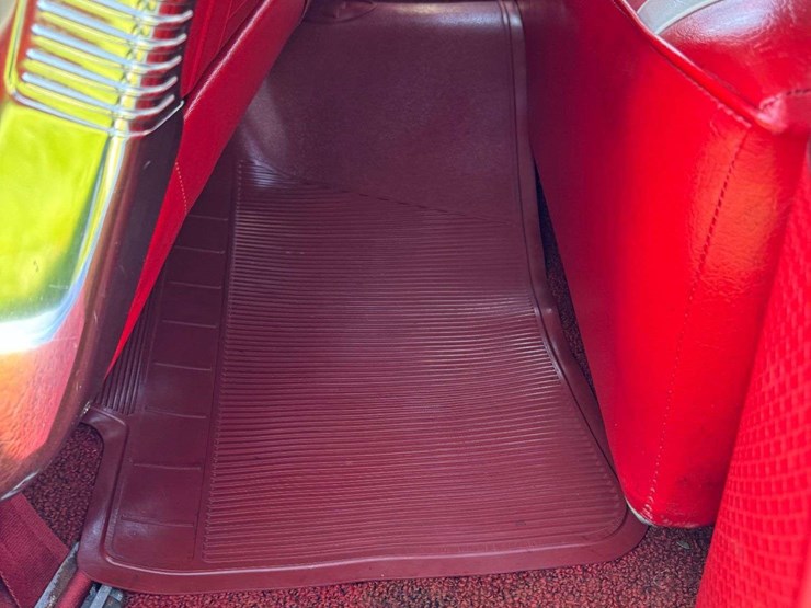1961-chevrolet-impala-convertible-unrestored-original-image-116