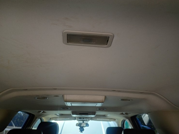 2010-chevrolet-suburban-image-85
