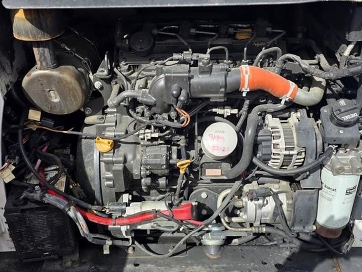 2023-bobcat-s740-image-39