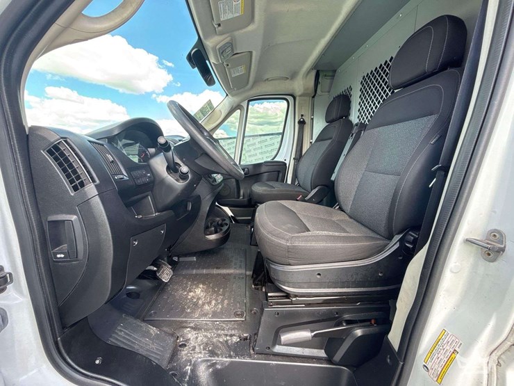 2018-ram-promaster-2500-image-16