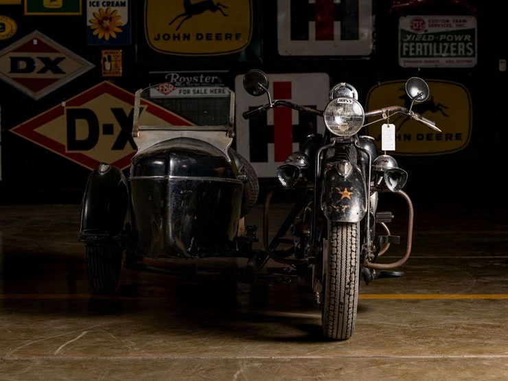 1941-indian-four-sidecar-motorcycle-image-2