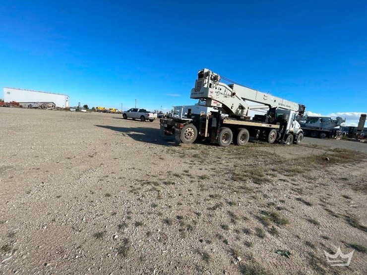 2015-kenworth-t800-image-16