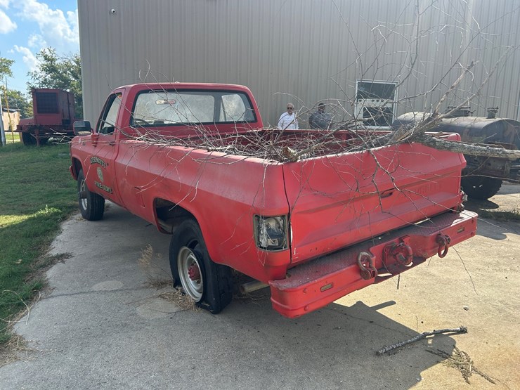 #10590-•-*inop-1985-chevrolet-d30-military-postal-unit-4x4-pickup-1gchd34jxff373404-inv#10590-image-4