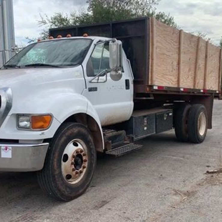 2006 FORD F650