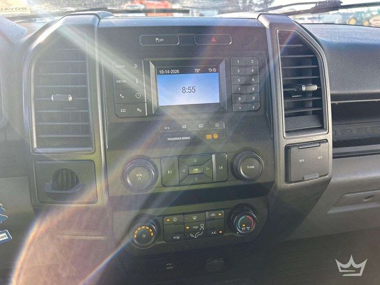 2022-ford-f350-image-17
