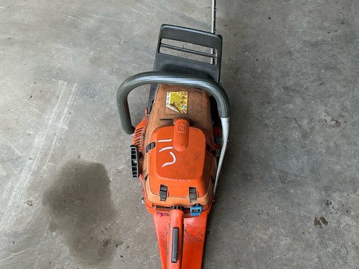 #117-•-2011-husqvarna-390xp-chainsaw-image-4