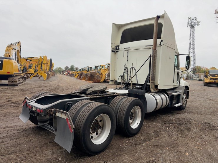 2018-mack-pinnacle-cxu613-image-5