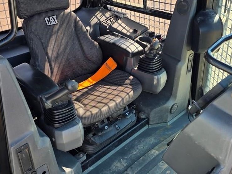 2021-caterpillar-d3-image-56