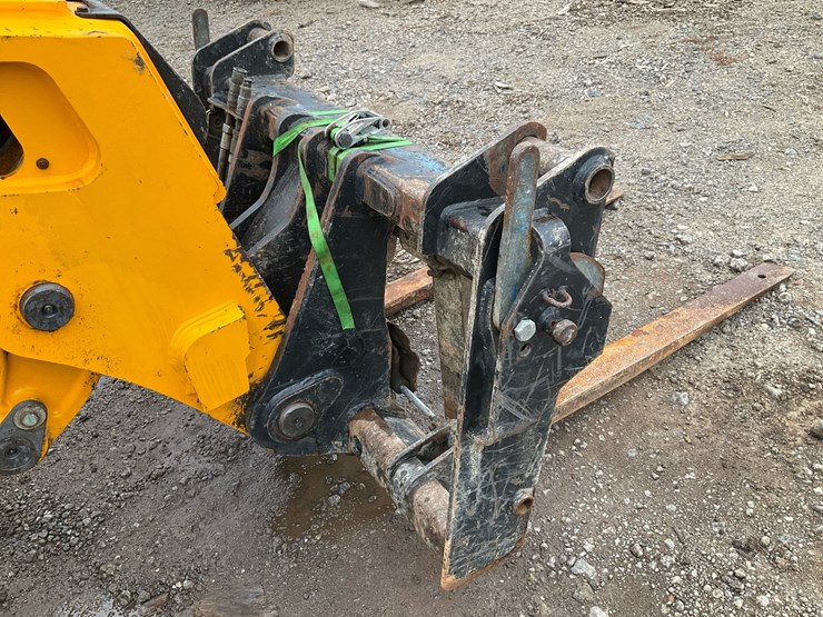 2013-jcb-tm320-image-45