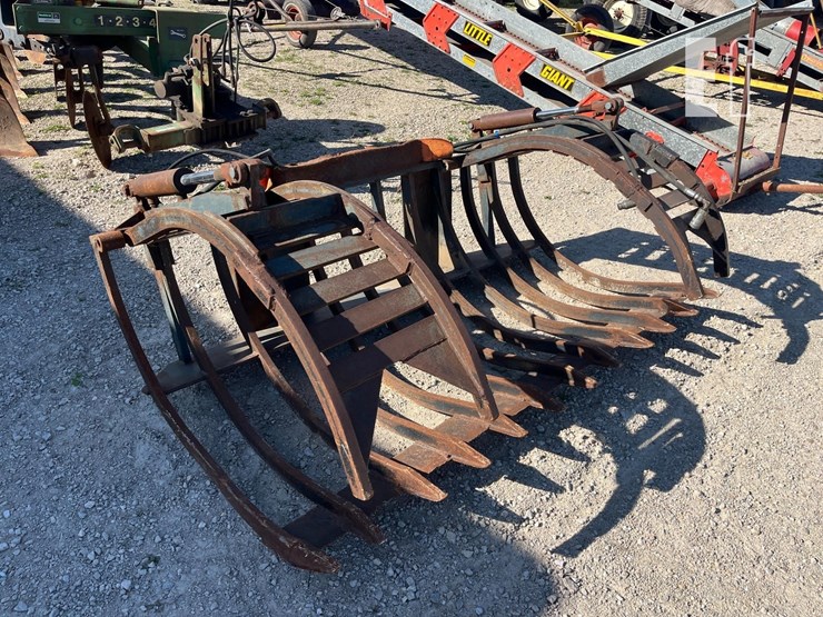 skid-steer-tine-grapple-bucket-image-1
