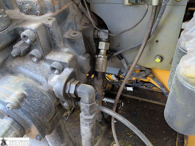 2010-john-deere-450-image-61
