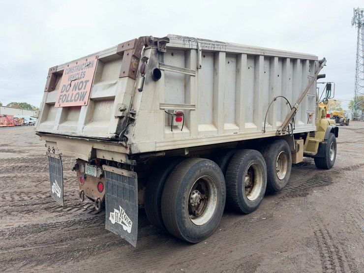 1990-ford-l9000-image-5