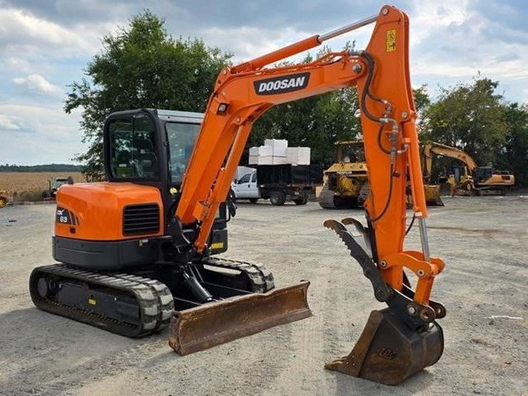 2023-doosan-dx63-3-image-2