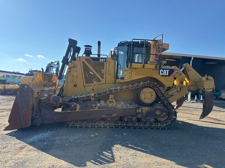 2019-caterpillar-d8t-image-8