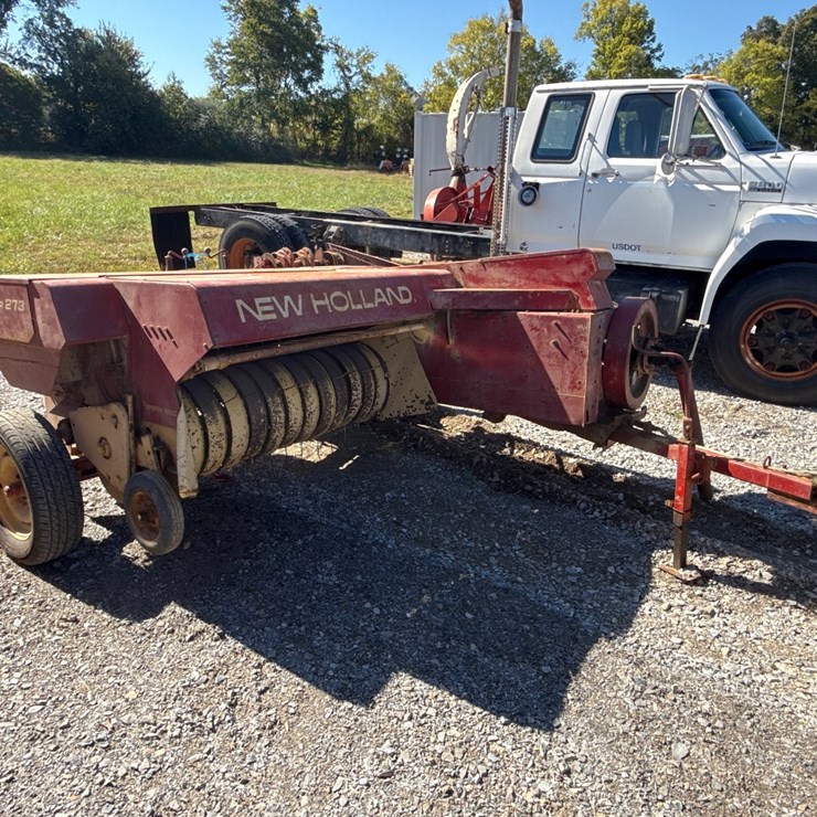 NEW HOLLAND 273