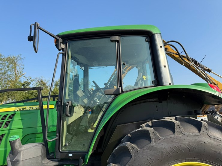 2017-john-deere-6110m-image-33