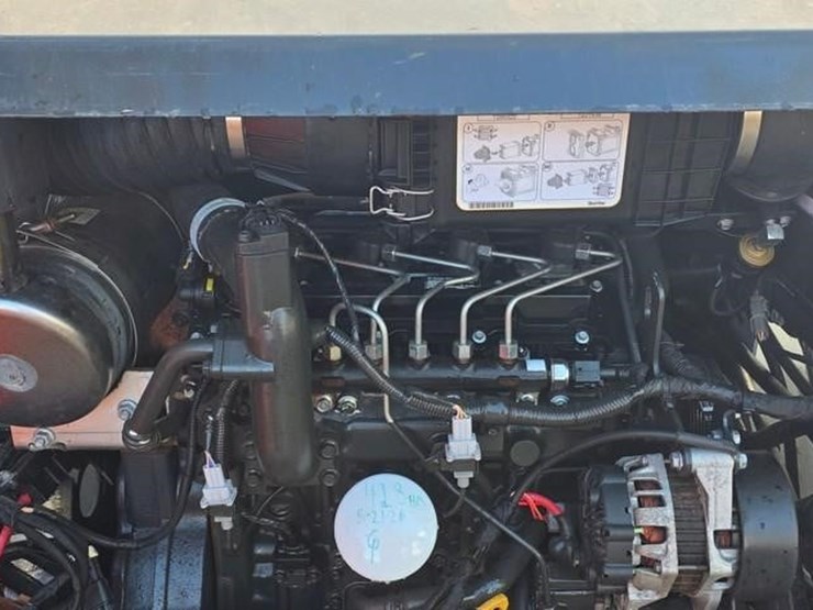 2018-bobcat-s550-image-41