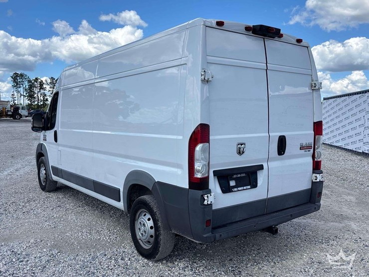 2018-ram-promaster-2500-image-4
