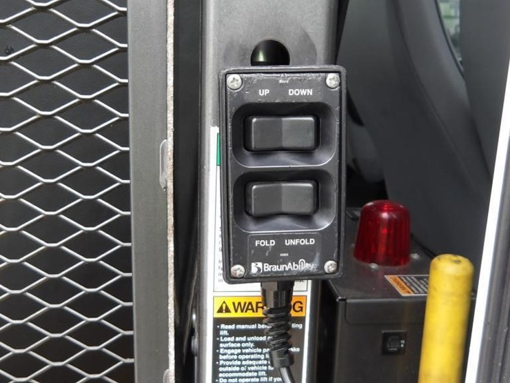 2016-ford-e450-image-16