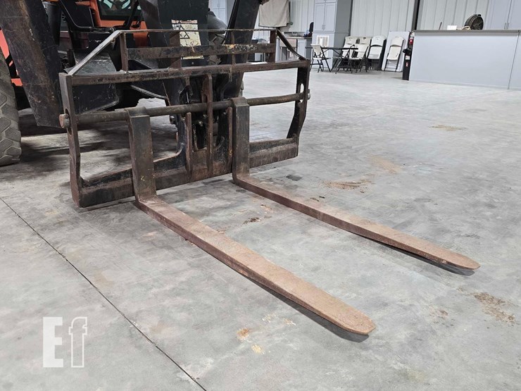 2014-jlg-g12-55a-image-10
