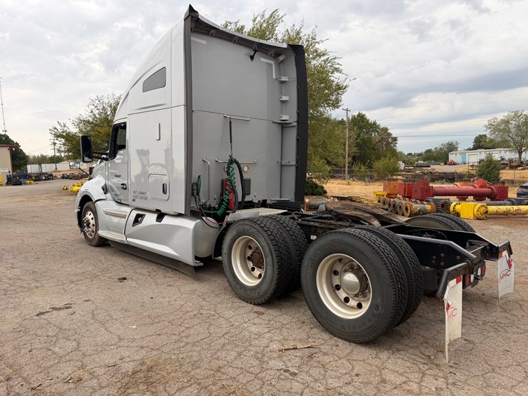 2020-kenworth-t680-image-5