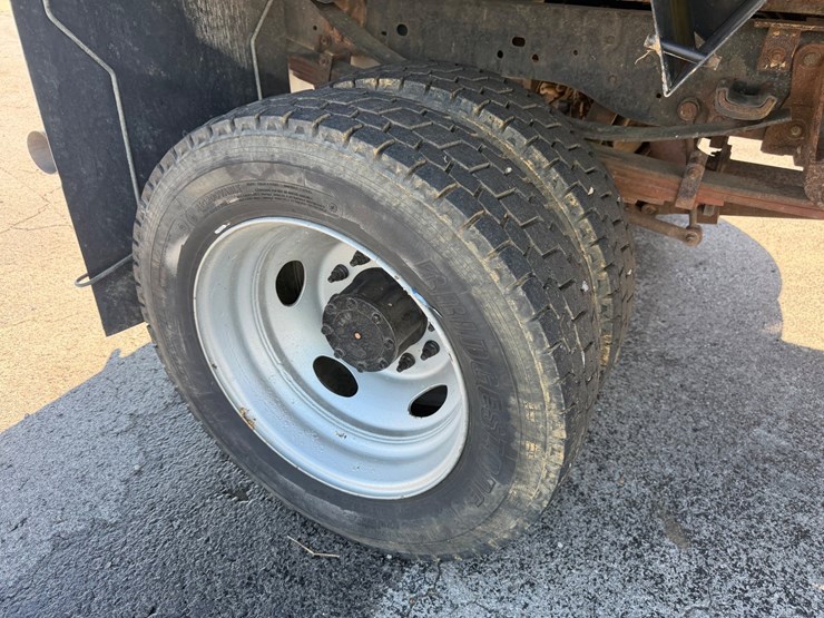 2014-ford-f550-image-10