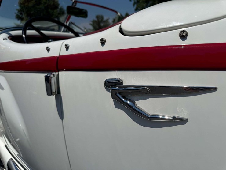 1936-auburn-852-supercharged-boattail-speedster-image-16