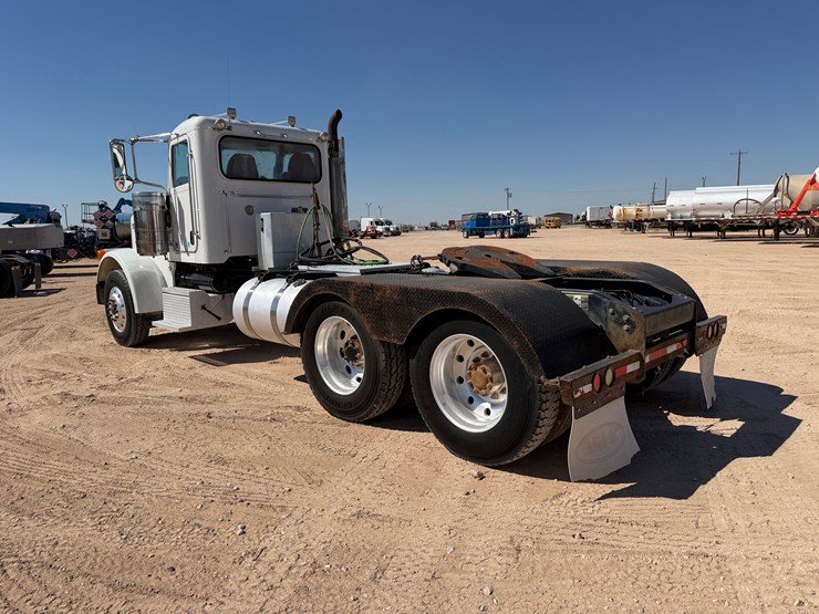 2012-peterbilt-367-image-3