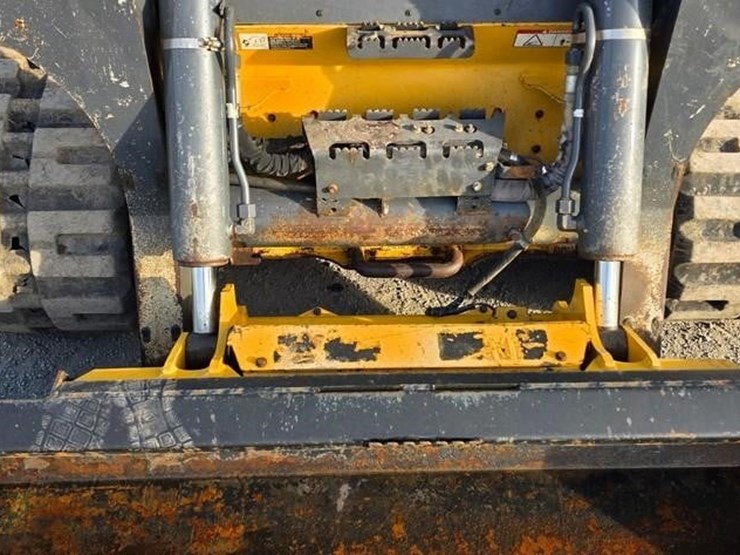2019-deere-333g-image-37