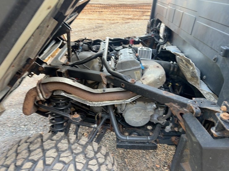 2022-bobcat-uv34-image-13